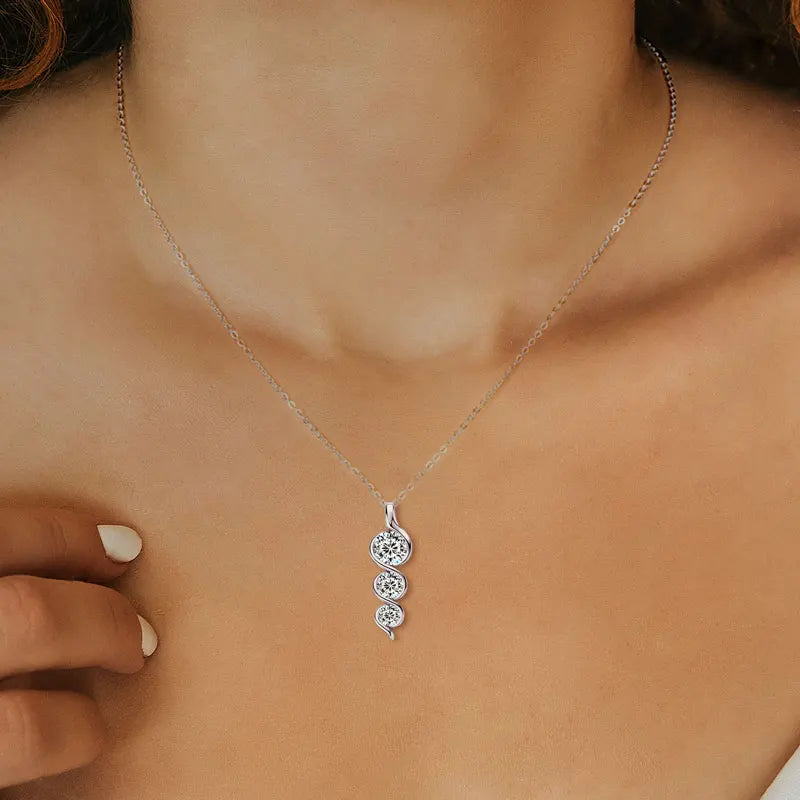 Eternal Twist™ Moissanite Necklace – Wedding & Gift Edition