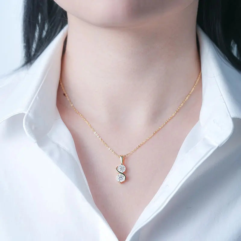 Eternal Twist™ Moissanite Necklace – Wedding & Gift Edition