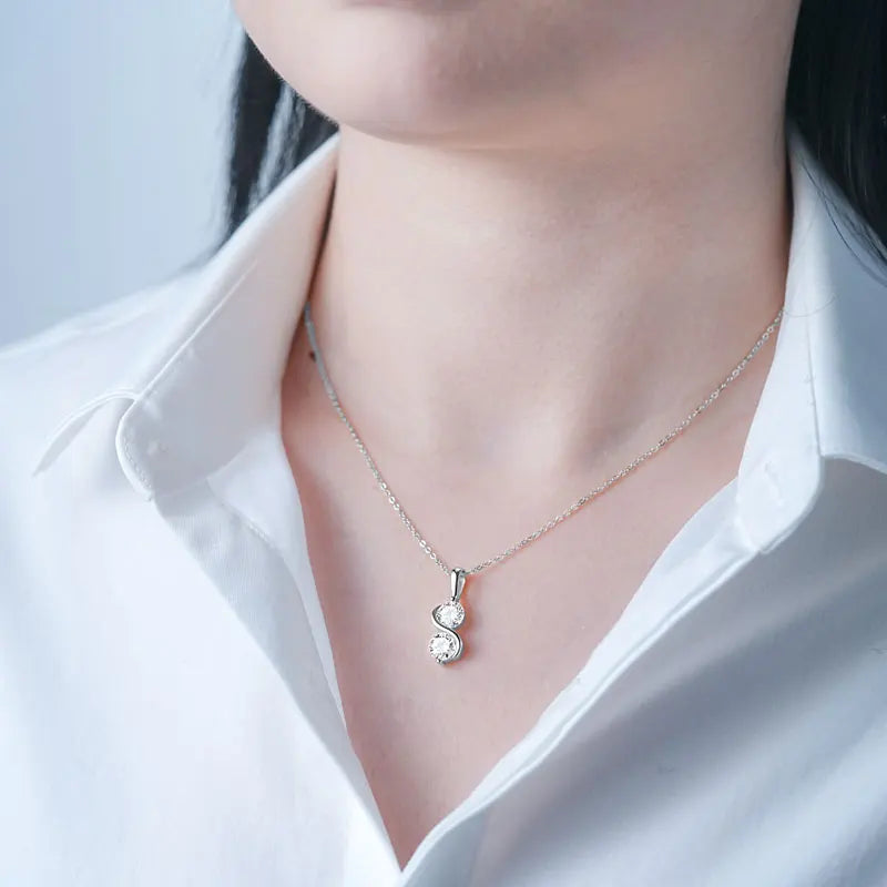 Eternal Twist™ Moissanite Necklace – Wedding & Gift Edition
