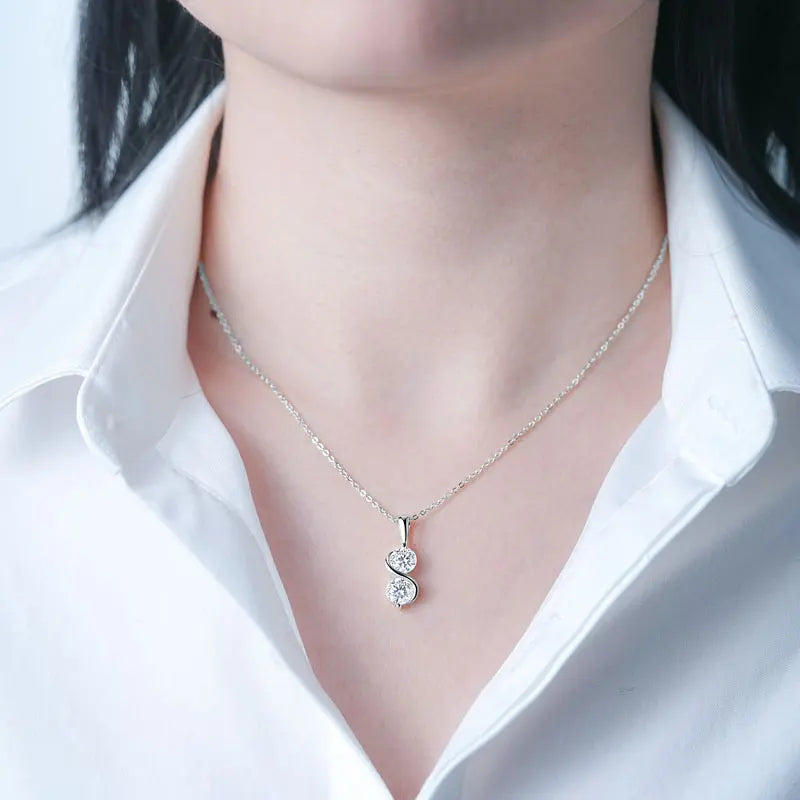 Eternal Twist™ Moissanite Necklace – Wedding & Gift Edition