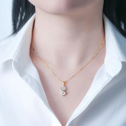 Eternal Twist™ Moissanite Necklace – Wedding & Gift Edition